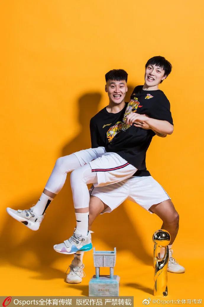 赵睿以前打篮球和现在打篮球,赵睿两个三分