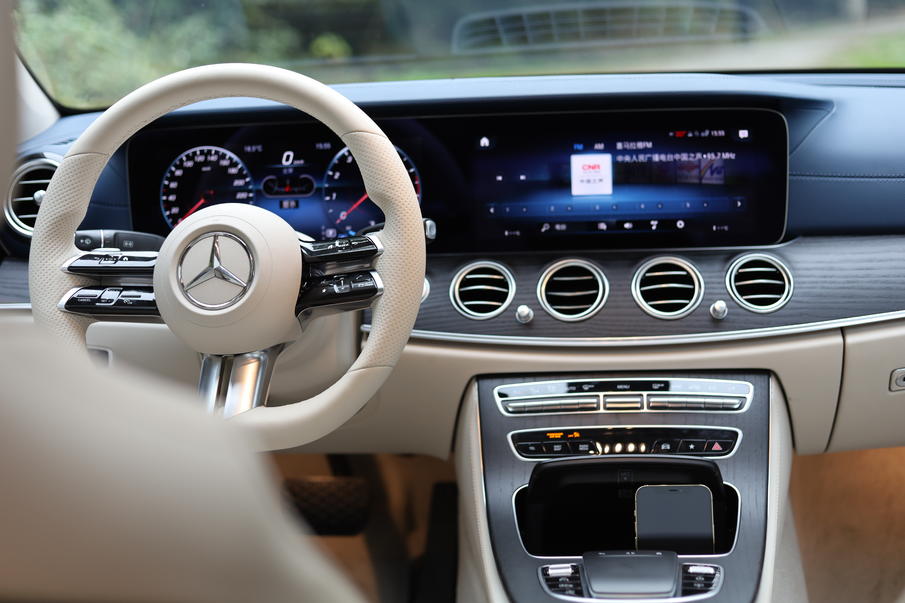 40多万开小迈巴赫！奔驰E级上市前不被看好，如今月销过万比5系火