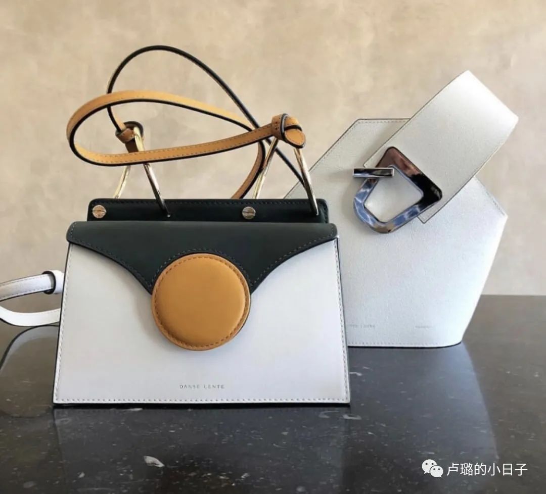 高级感白色休闲包,有高级感名牌的包