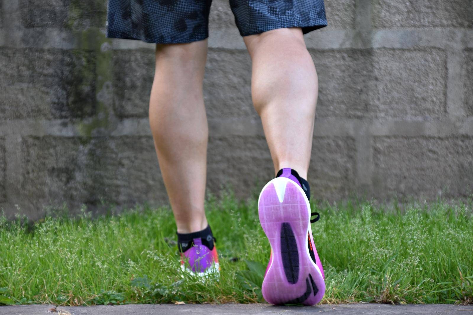 跑鞋测评态极,李宁飞电3.0challenger和李宁小绝影