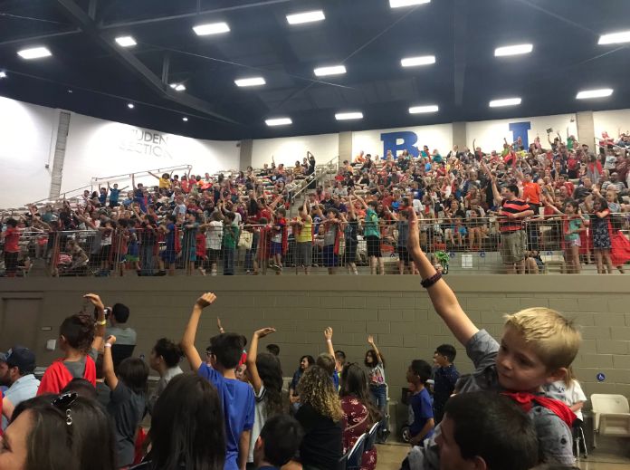 原来被当作“班级小丑”的那个男孩,现在怎么样了?