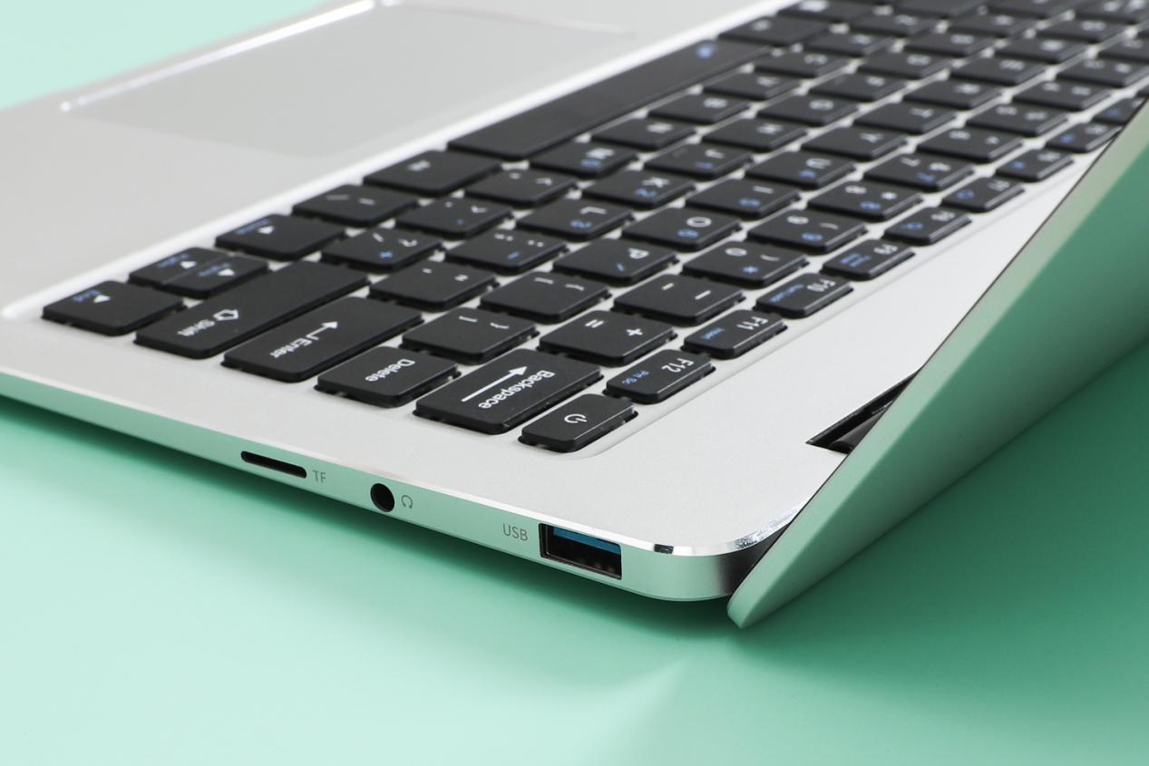 网课不翻车！把手里的iPad砸了吧，千元级3K分辨率笔记本不香？