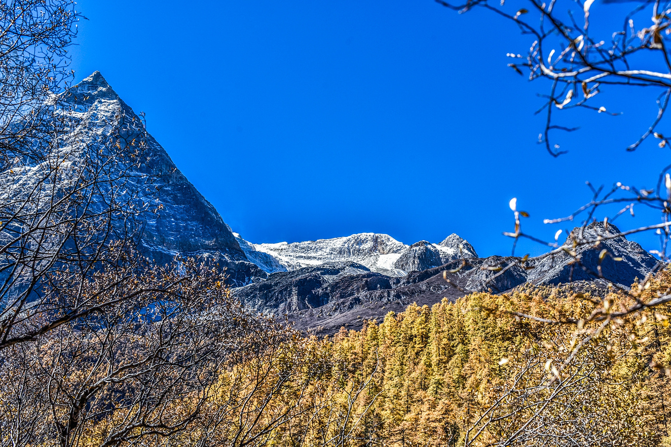 四川甘孜的亚丁稻城,四川稻城亚丁蓝色星球上的净土