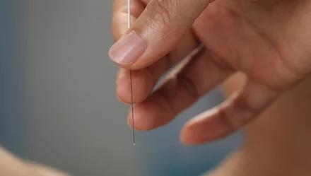 治好了陈厅长一家三口新冠肺炎的李医生被查，曾称治愈9例新冠患者