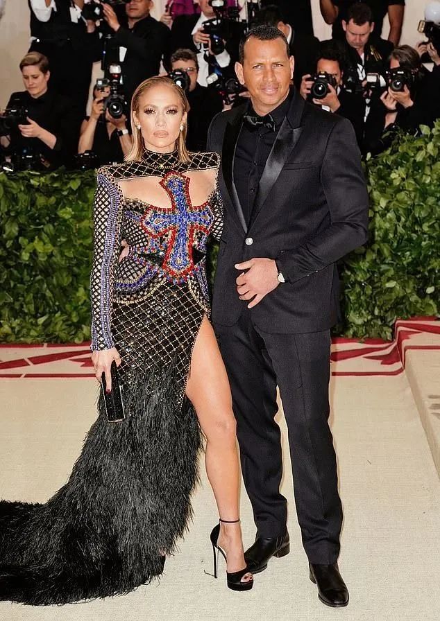 詹妮弗洛佩兹跟老公的结婚合同,詹妮弗·洛佩兹上演浪漫爱情故事