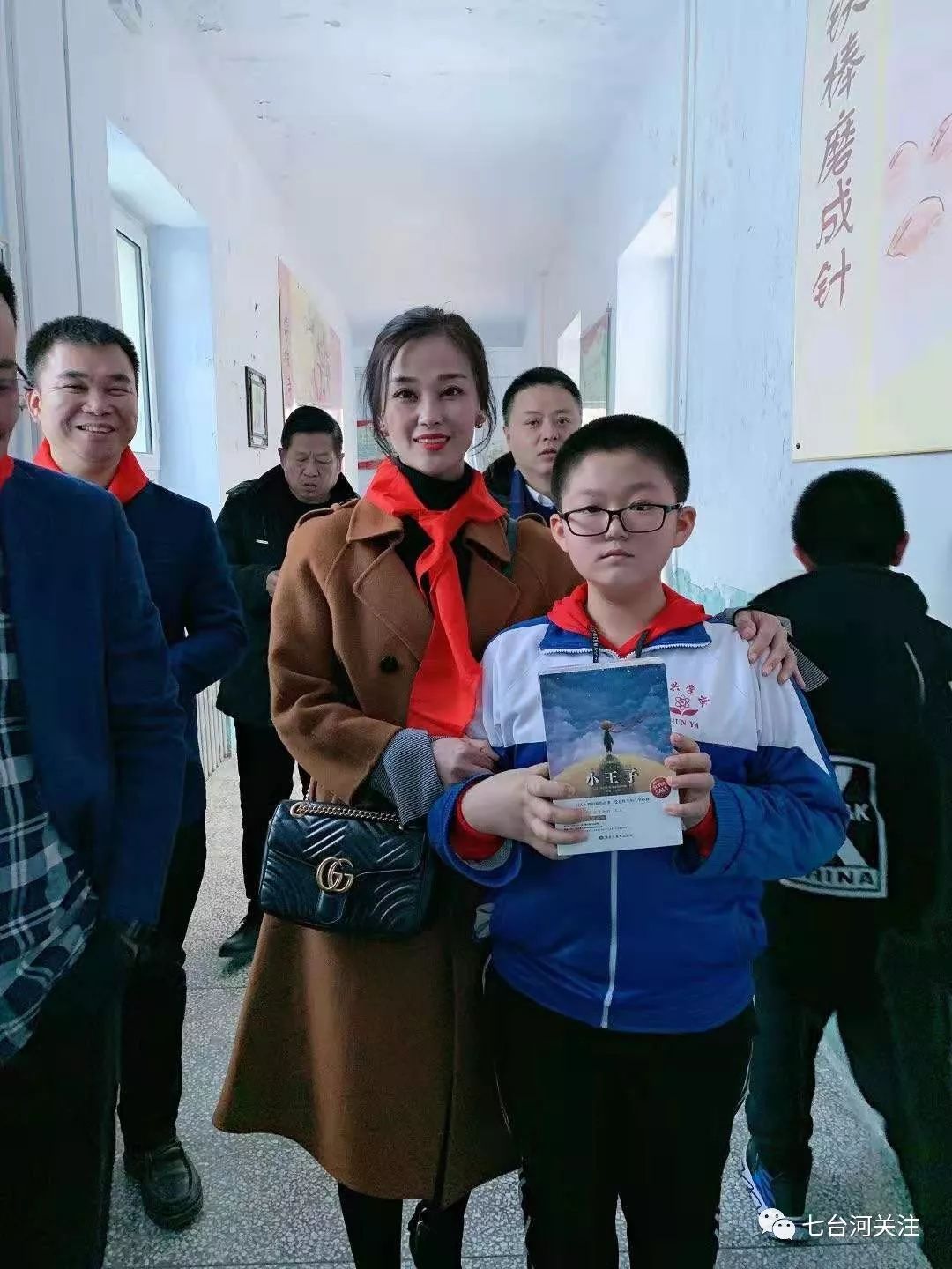 爱心企业为学校捐赠图书,爱心企业为我校捐赠图书简报