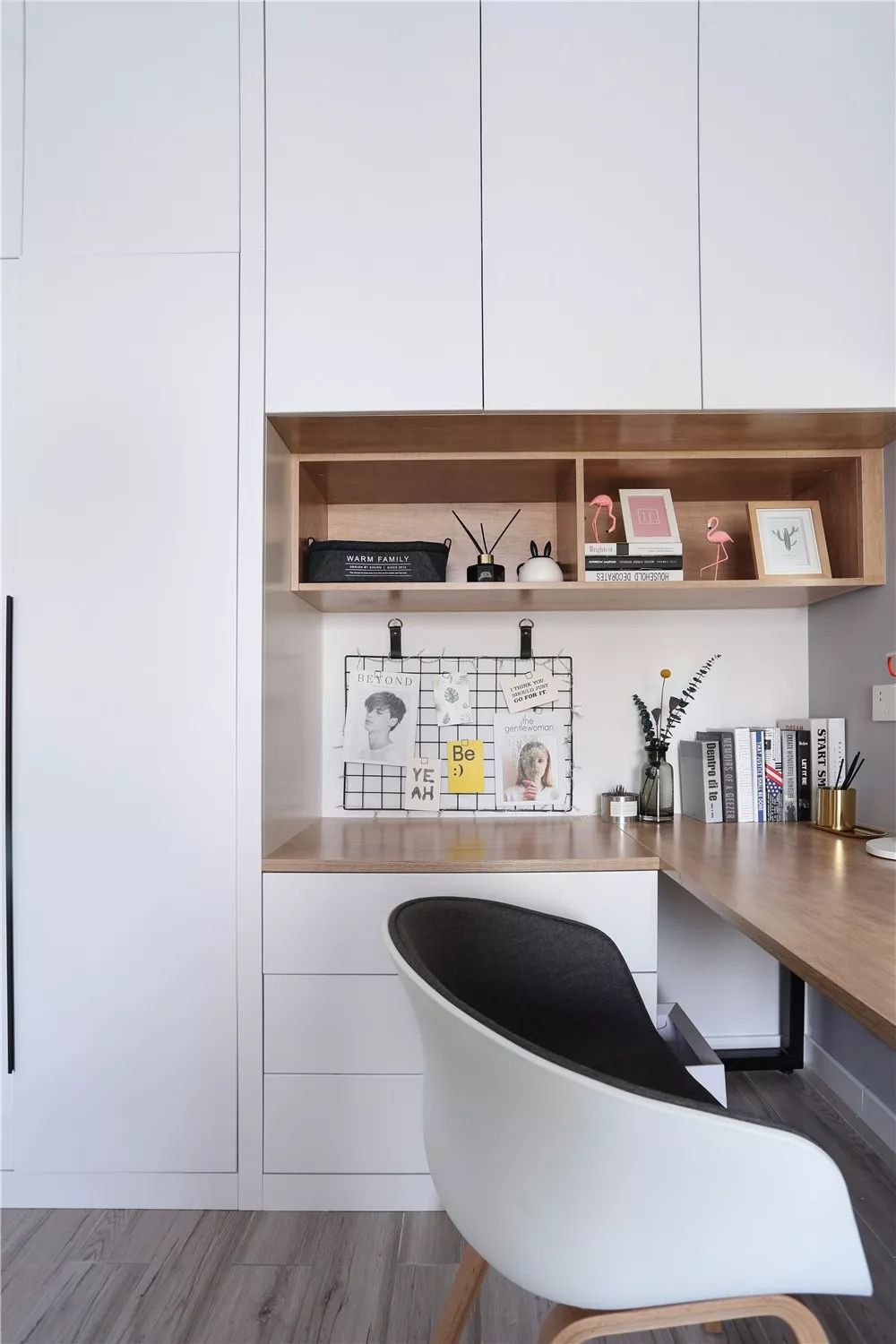 房间小柜子和书桌怎么设计,全屋定制小柜子和隐藏式书桌