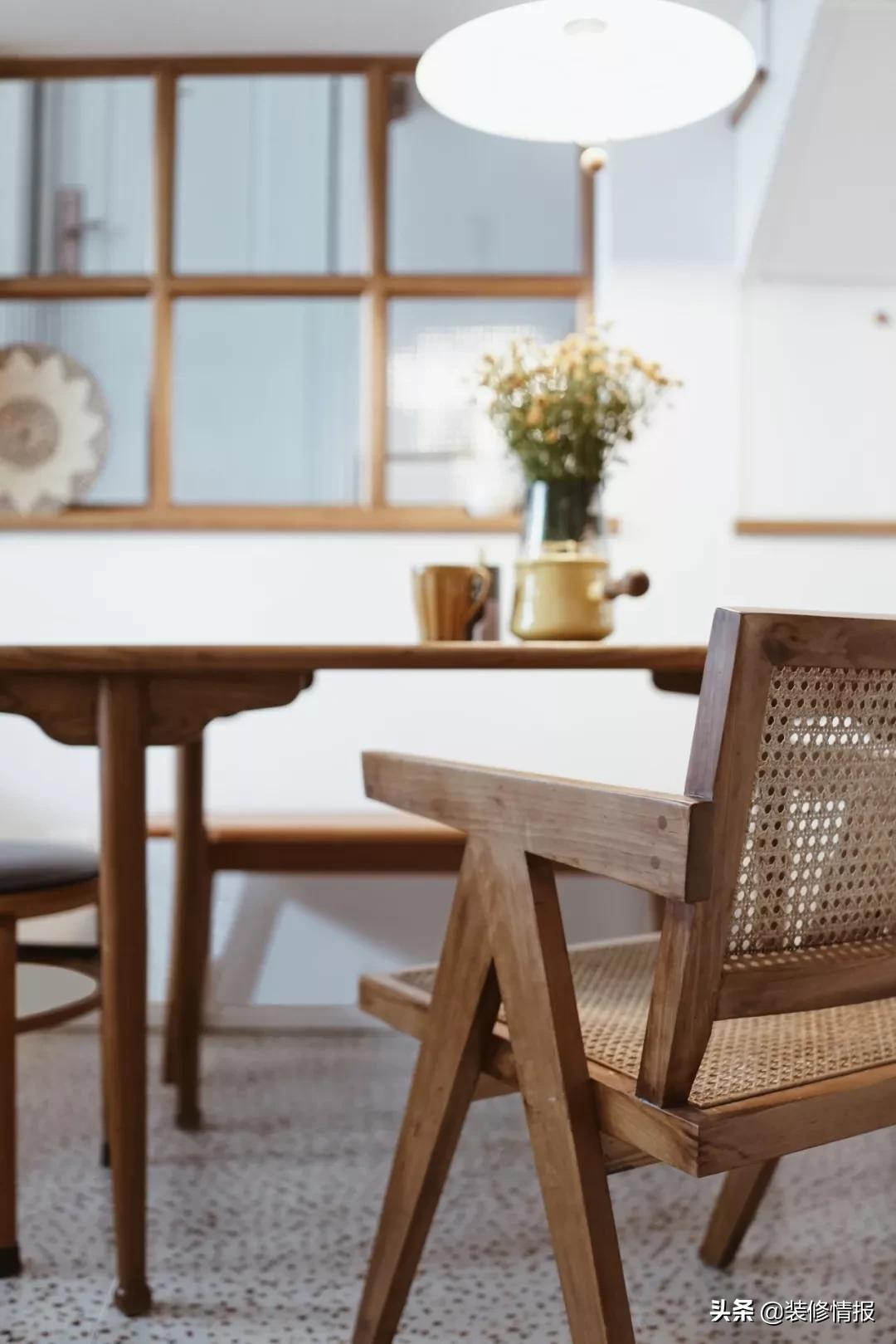 她买下32㎡上海老旧学区房,为女儿打造小桃园还有20㎡舒适大庭院