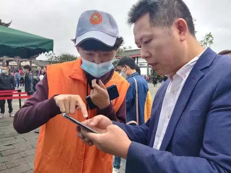 共建文明校园践行文明行为,共建文明中学生应该怎么做