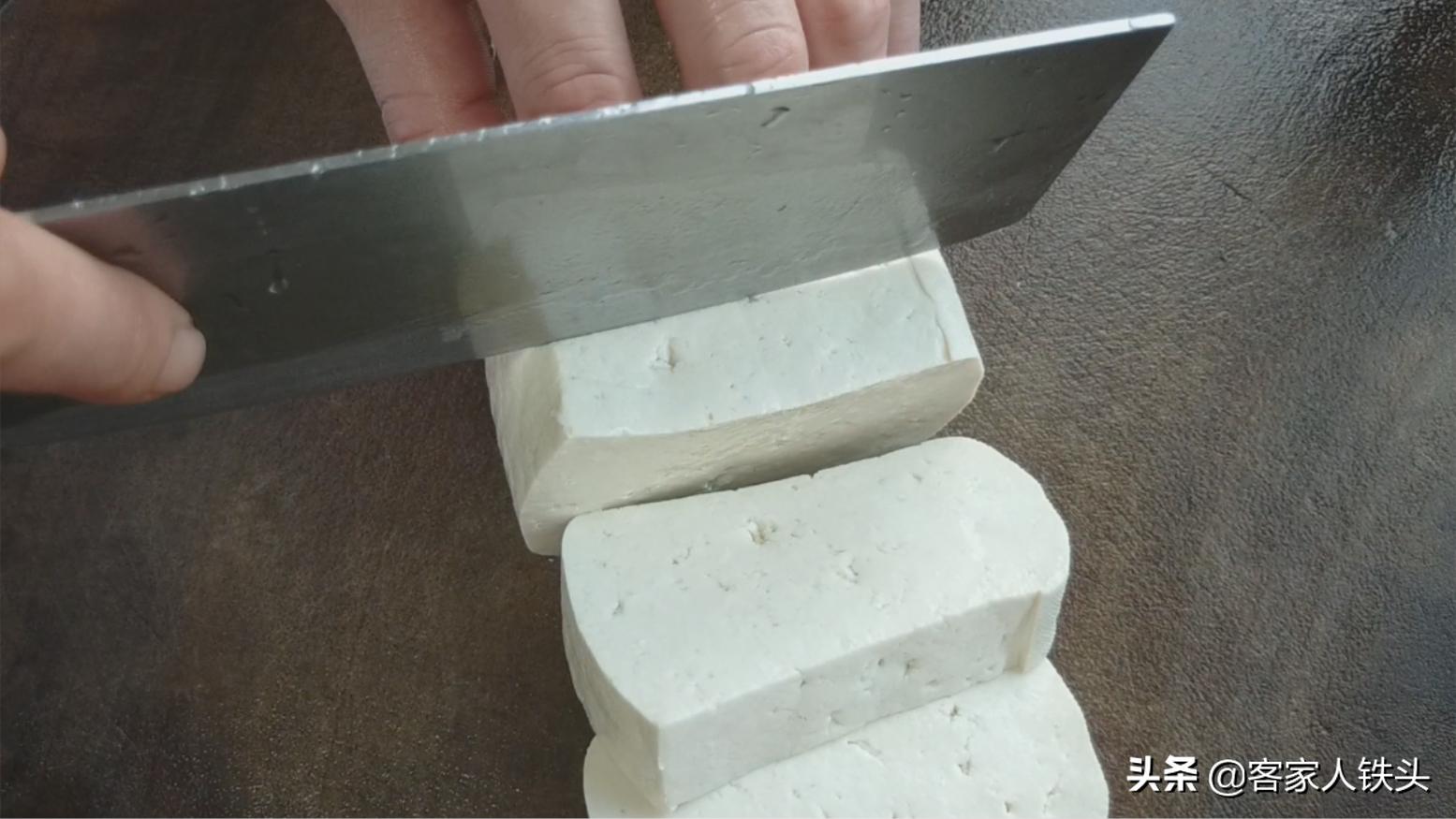 草鱼清炖豆腐最简单做法大全,草鱼炖豆腐放什么调料好吃