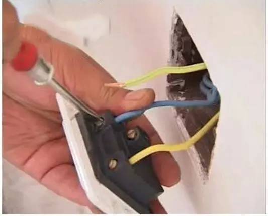 家装全屋电路布置施工教程,家装水电工现场施工技能全图解