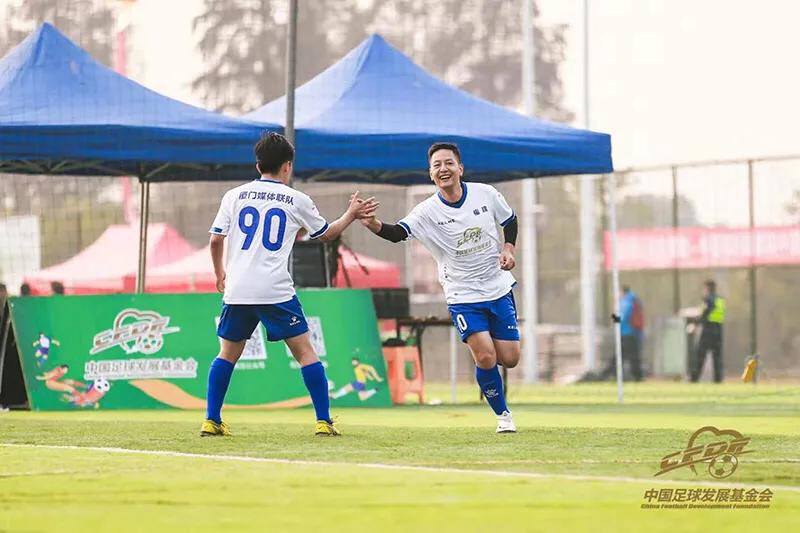 首届全国体育新闻工作者足球联赛总决赛在杭州余杭开踢