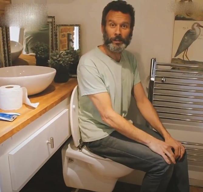 壁挂式马桶隐藏在墙体的尺寸,壁挂式马桶直接嵌入墙内