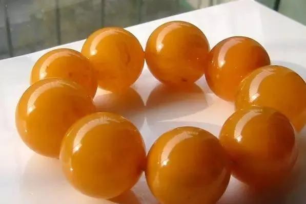 琥珀跟蜜蜡哪个好,秒懂翡翠和玉的区别