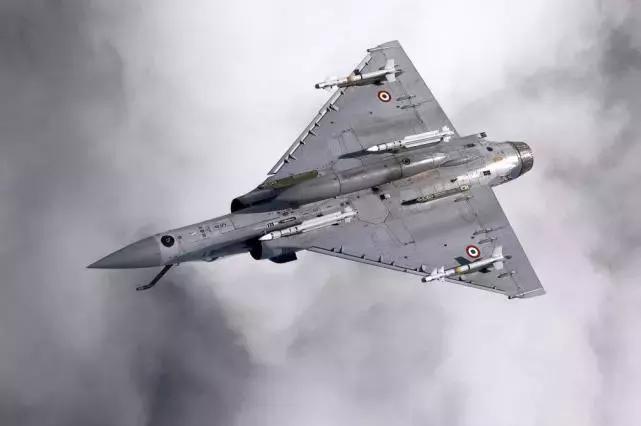 从友机到敌机巨大转变:幻影2000,水平究竟如何?