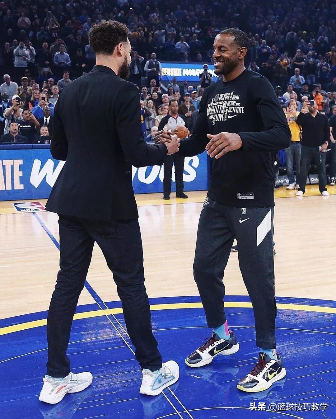 克莱汤普森回归首秀穿什么鞋 (克莱汤普森复出首秀什么鞋)