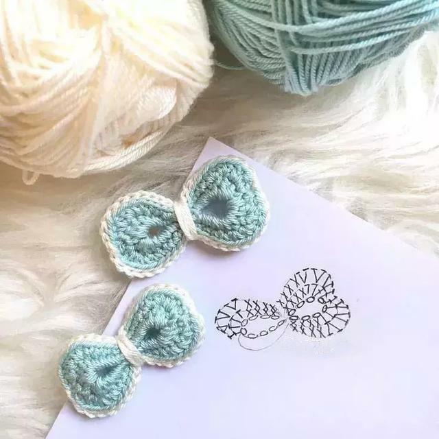 小的丝带蝴蝶结发饰教程,小的蝴蝶结发饰系法