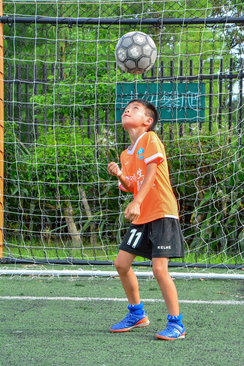 足球一代老球迷的青春回忆,采访球员回忆小时候足球