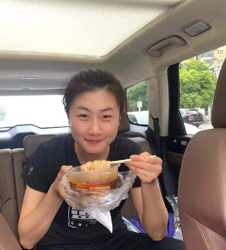 国乒直通赛最新战报刘诗雯朱雨玲,国乒女乒采访名场面