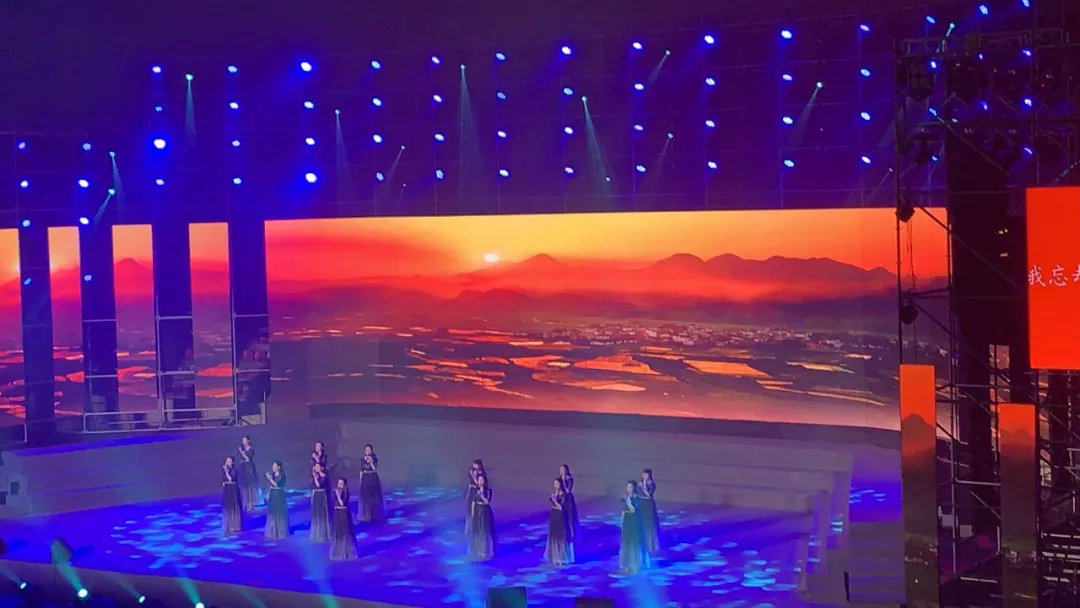 高燃万人合唱我和我的祖国,一首催泪的歌我和我的祖国