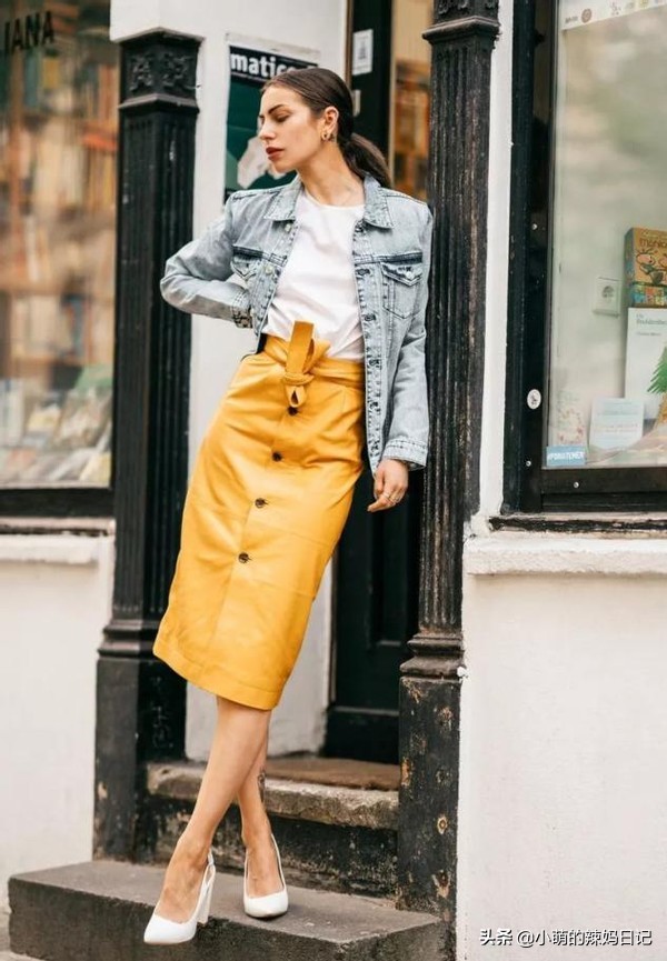 入春怎么穿？回头率最高的穿搭参考：“长裙+外套”，气质又高级