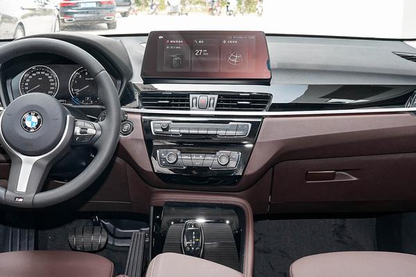 宝马x12019款xdrive20li尊享型,宝马x12020款xdrive25li领先型