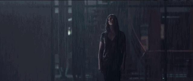 50岁老阿姨网约小鲜肉,惨遭见光死。