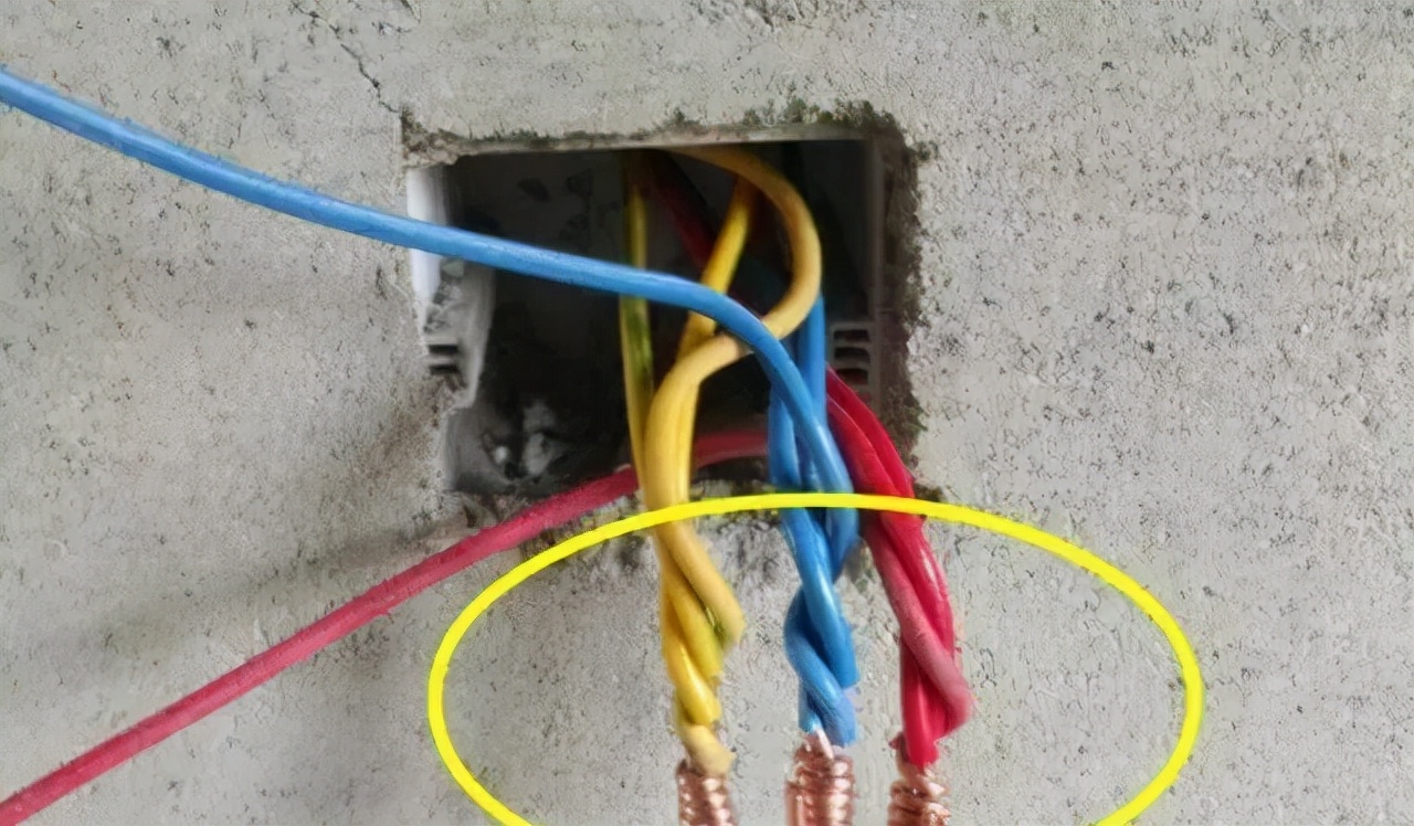 空开用电时不跳闸不用电反而跳闸,空开烧断电线不跳闸怎么回事