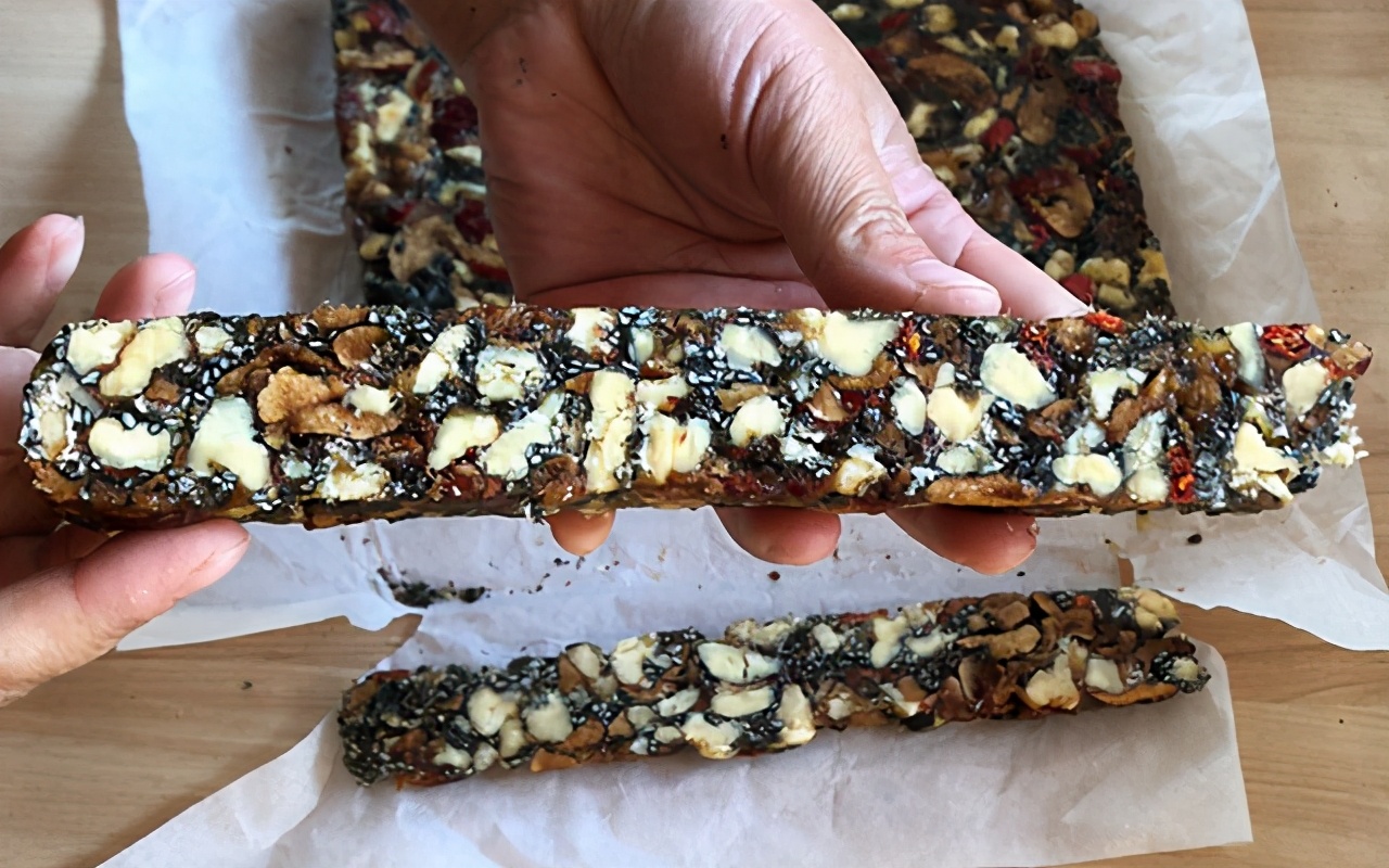 详细芝麻枸杞红枣核桃糕制作视频,纯手工芝麻核桃红枣枸杞糕