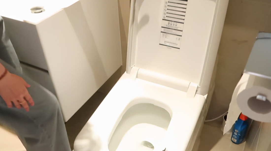 韩国女生独居公寓,韩国美女晒衣服