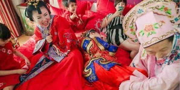 中国新婚之夜有什么习俗,古今婚礼仪式的比较分析