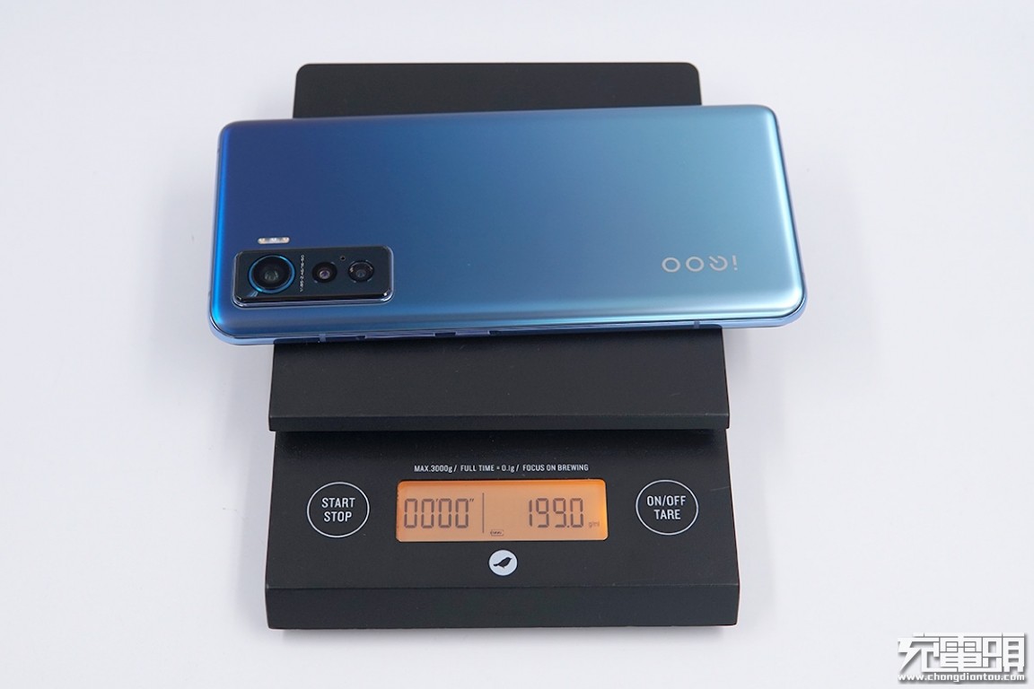 vivoiqooneo5充电,iqoo5支持66w快充