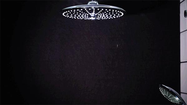 大花洒怎么洗澡,顶喷大花洒