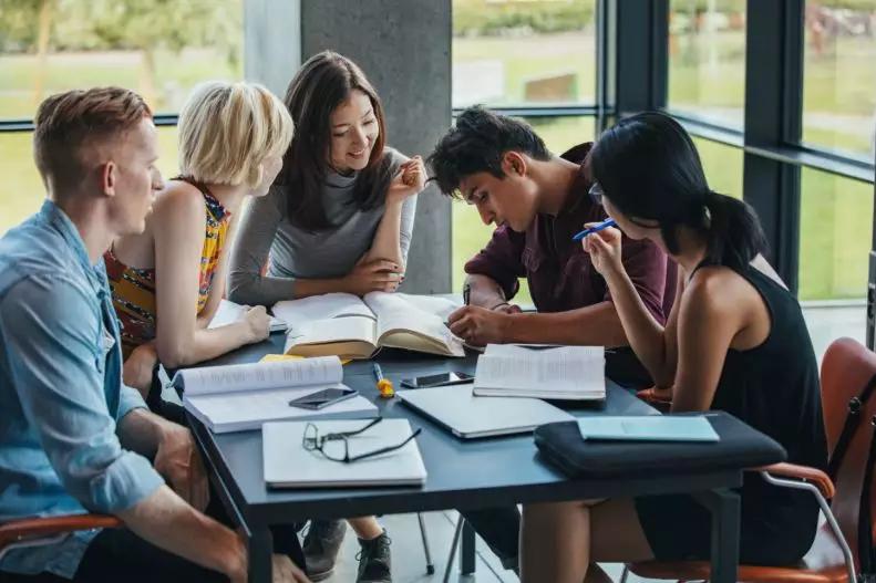 冲学校和冲专业哪个更重要,选专业重要还是选学校重要