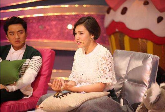 谢依霖二胎自己动手剪脐带,谢依霖顺产分享