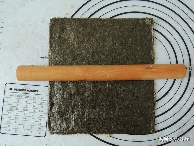 教你做网红零食海苔夹心脆，酥脆好吃不粘牙，酱汁的做法是关键