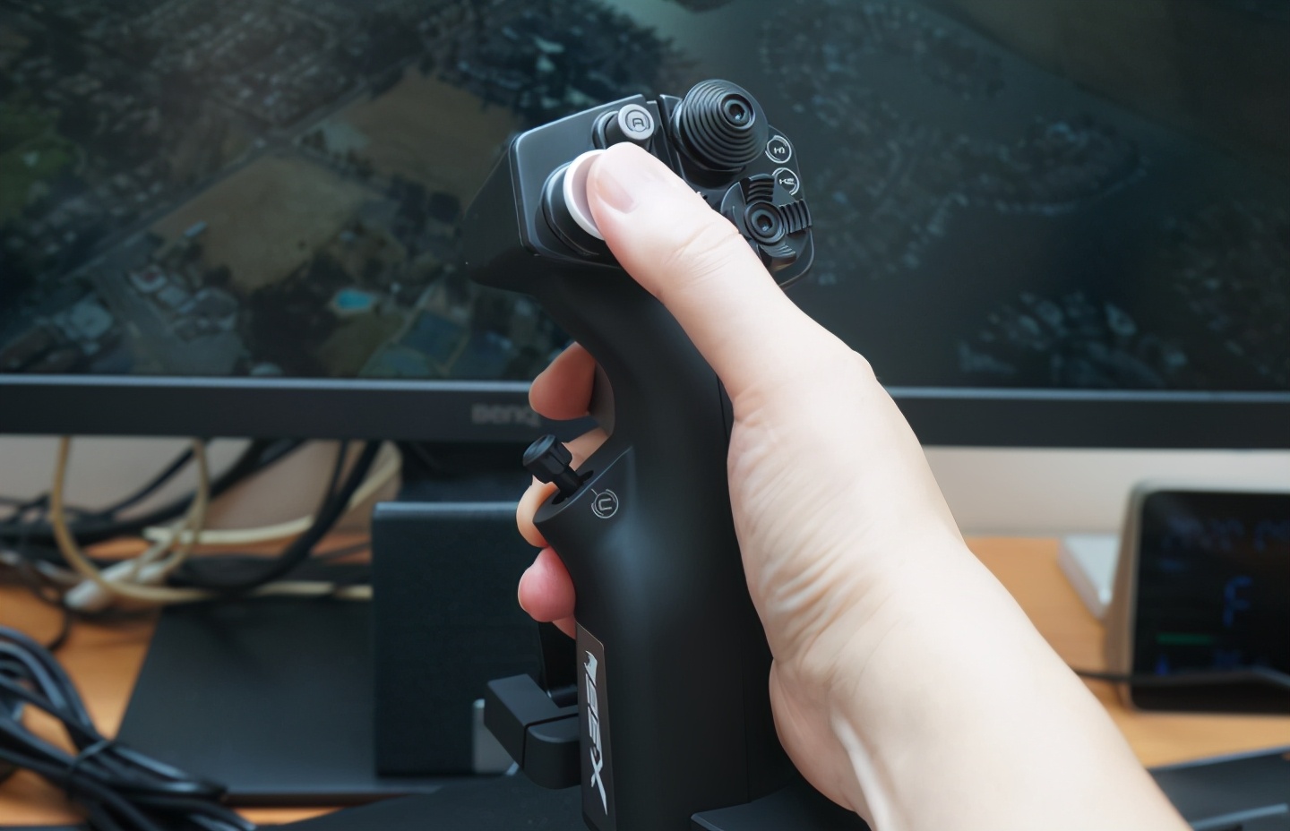 罗技x56飞行摇杆怎么用,罗技x56飞行摇杆