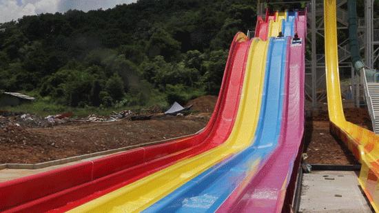 水上乐园超级大喇叭体验,挑战十大世界上最大的水上乐园