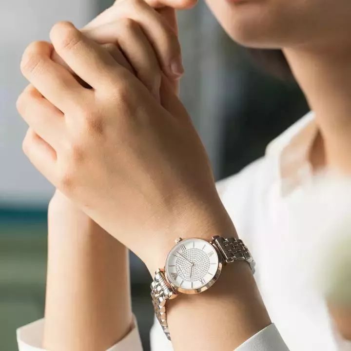 佟丽娅同款化妆品,阿玛尼满天星佟丽娅同款