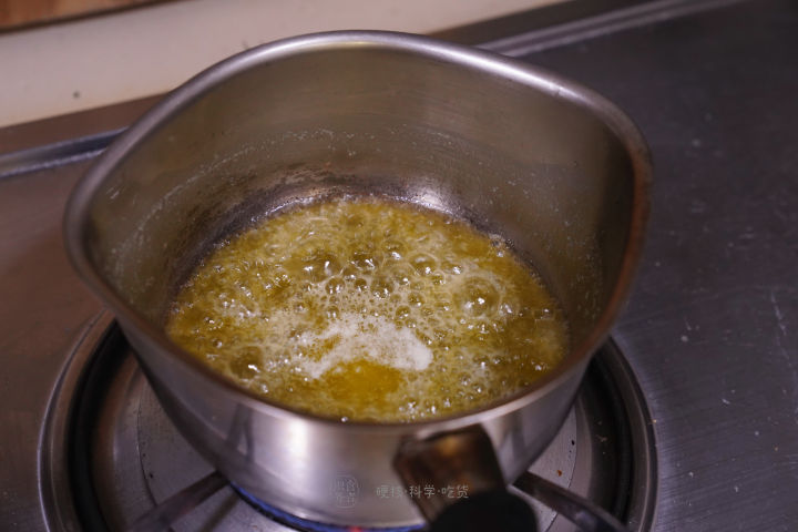 煎牛排时黄油炸到身上怎么办,煎牛排香料总是一煎就糊