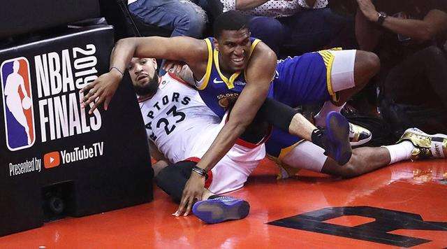 硬汉！软骨骨折仅休1场就火线复出，勇士真急了，这场将背水一战