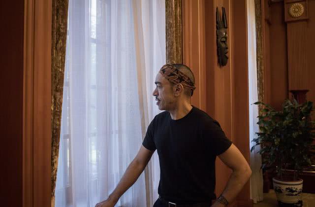 奥巴马弟弟真的在中国吗,米歇尔奥巴马和侃爷