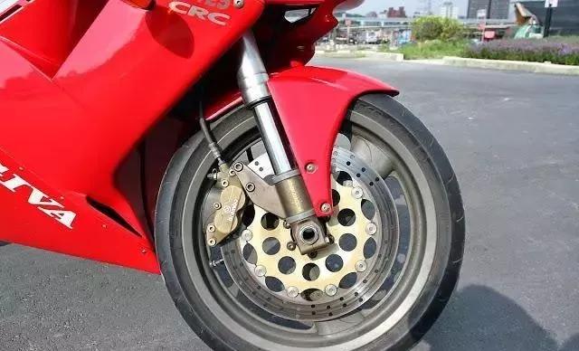 跑山路最实用的125摩托车,125cc摩托可轻松上时速120公里