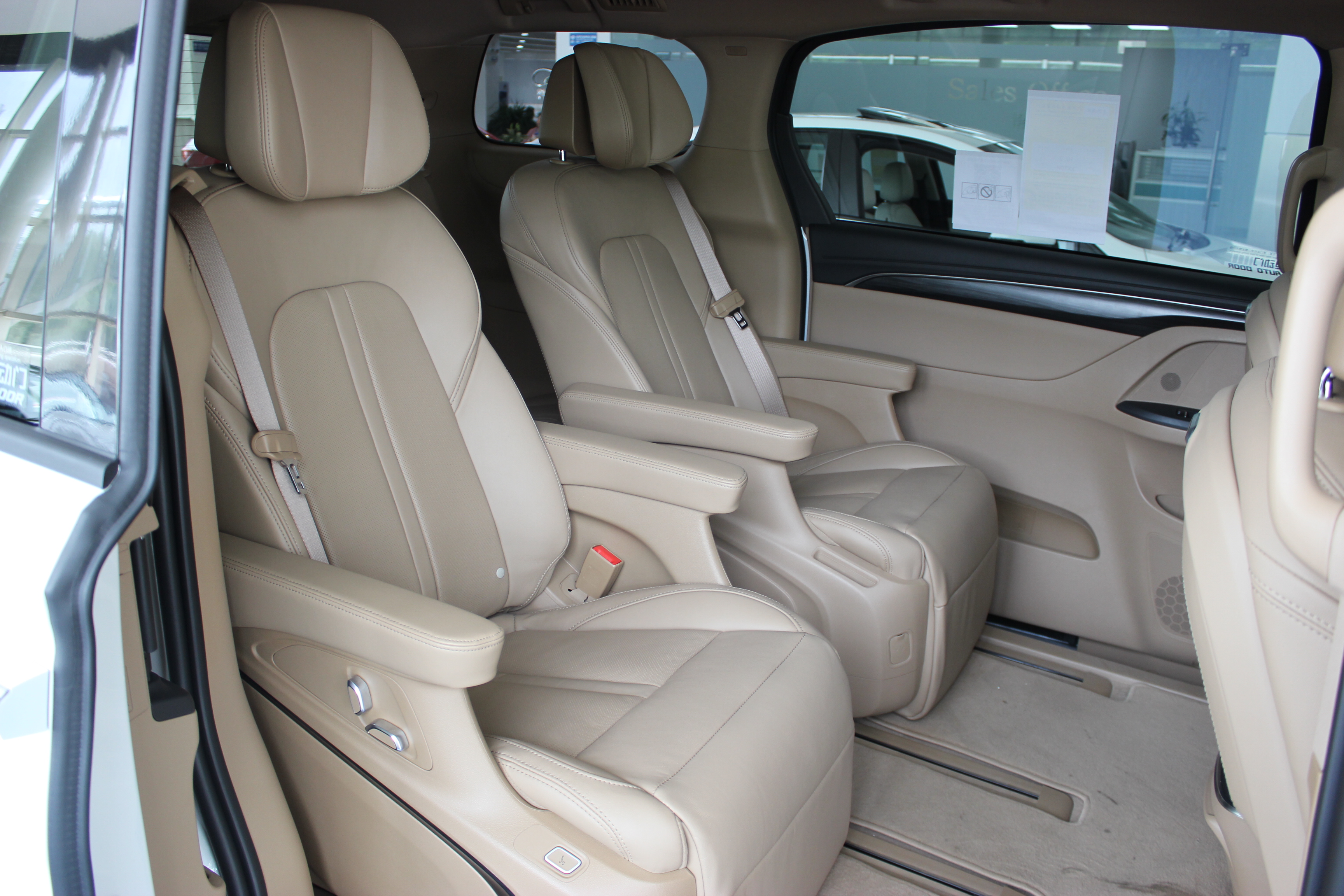 体验丐版gl8,新款别克gl8陆尊用车体验