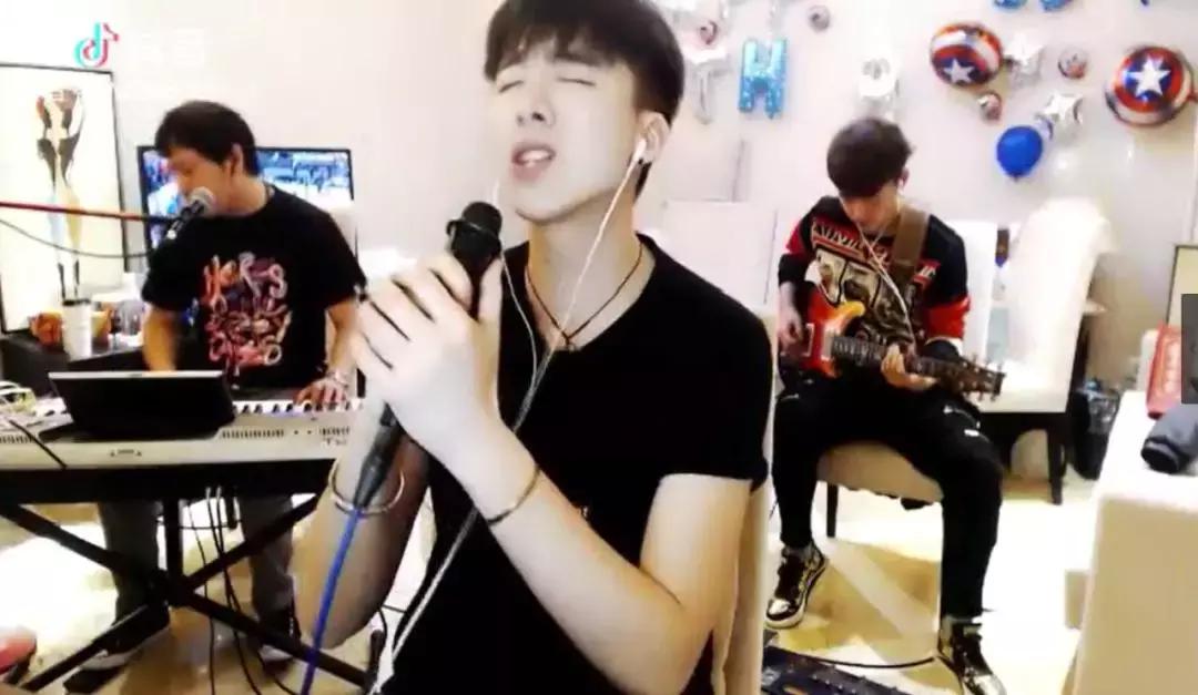 盘点十大意外去世网红,盘点四川十大网红