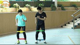 打羽毛球前热身动作防止膝盖受伤,跑步前保护膝盖热身运动视频