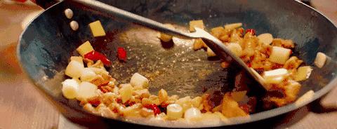 锅炒菜不香是怎么回事,炒菜不香跟锅有关系吗