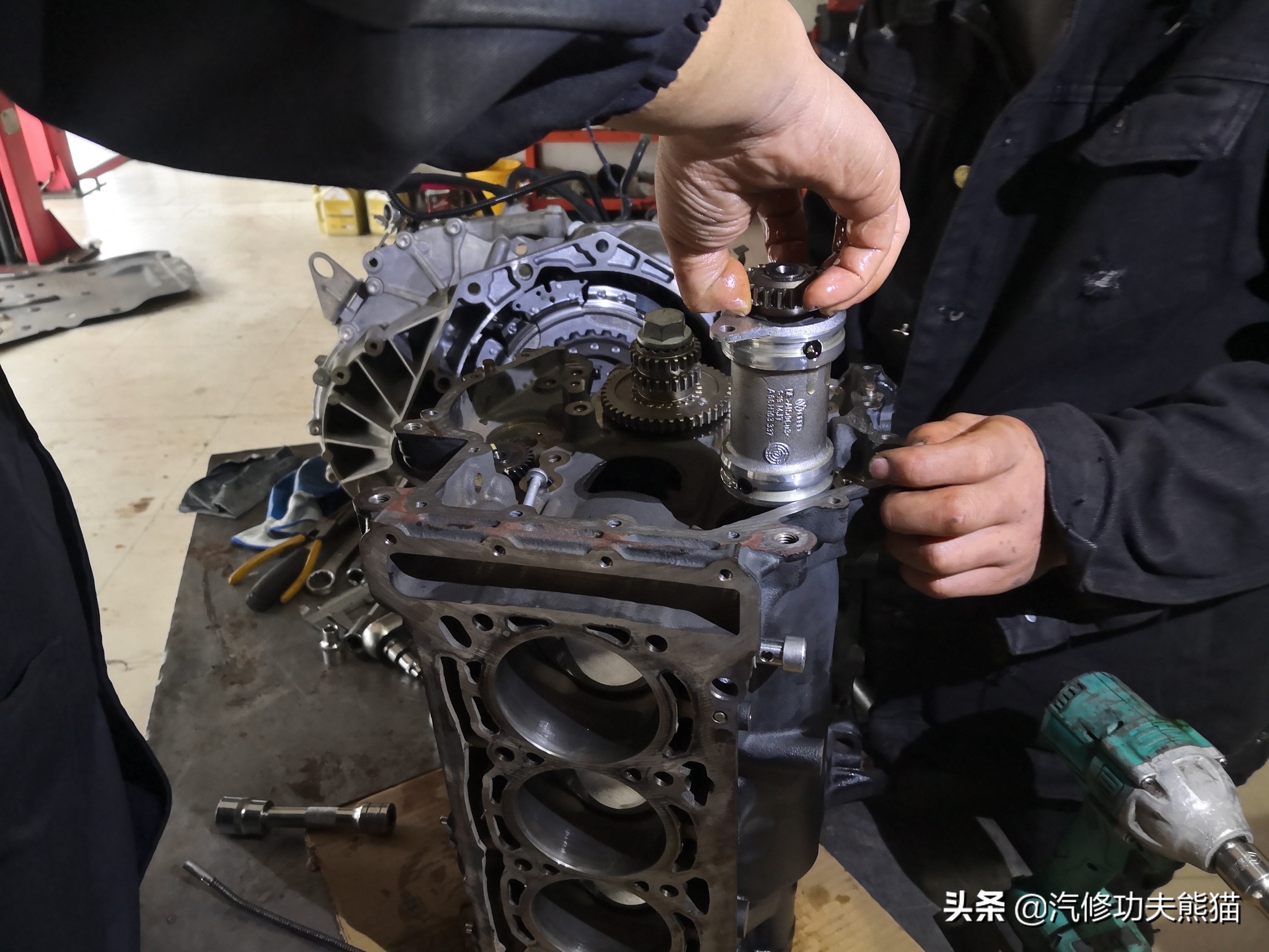 dsg双离合起步抖动有异响,大众帕萨特3.0v6发动机烧机油