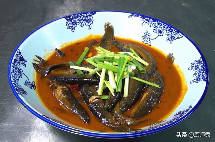厨师教你泥鳅正确做法,麻辣泥鳅穿豆腐四川做法