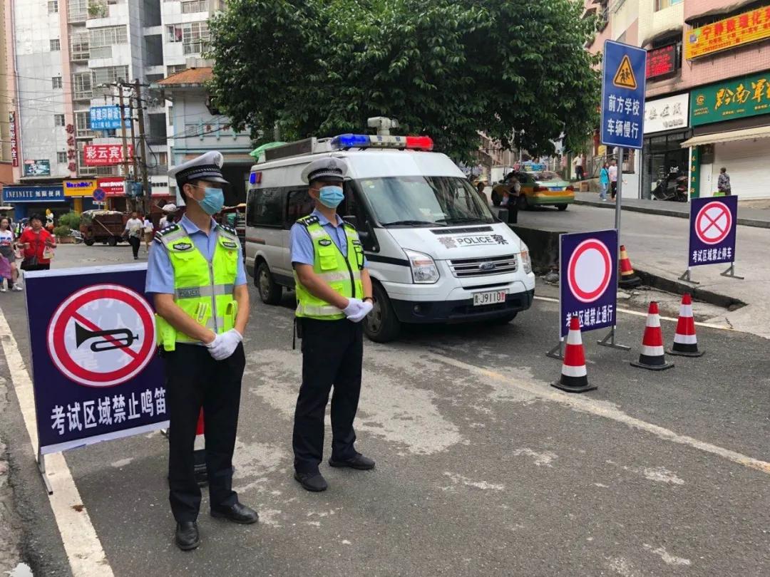 交警全力护航,交警部门全力护航高考